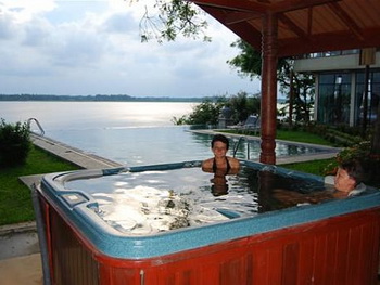 Sri Lanka, Yala, Tissamaharama, Water Front Hotel